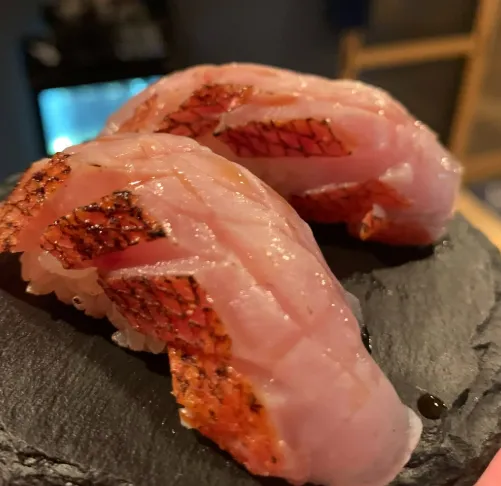 お寿司と海鮮を、お酒とともに楽しむ夜。